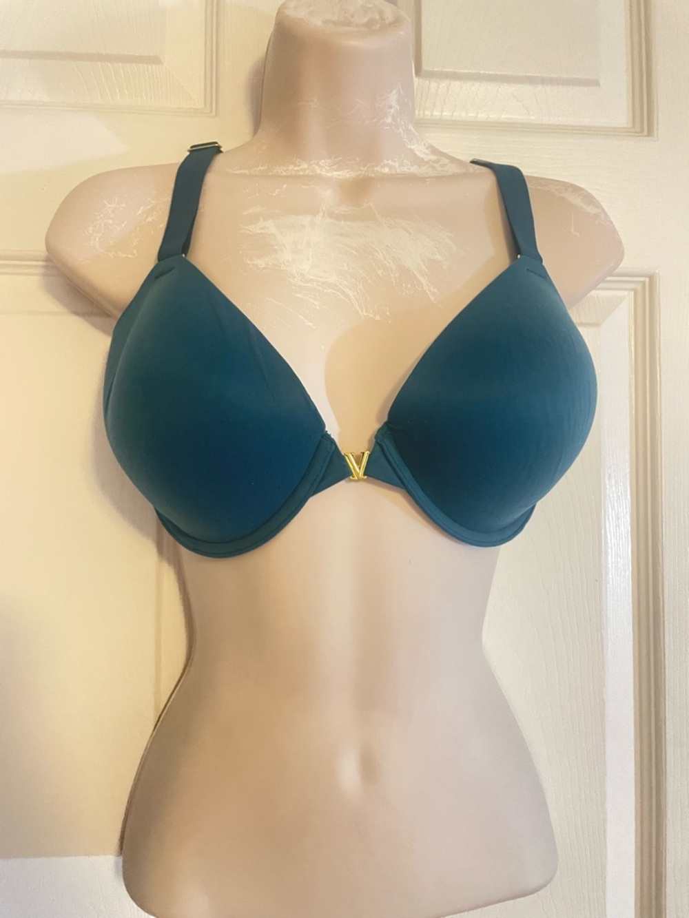 Victoria's Secret Teal Plunge Push-Up‎ Bra with Gold V-Clasp